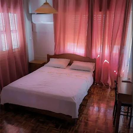 Apartment Center 3 Bedroom *
